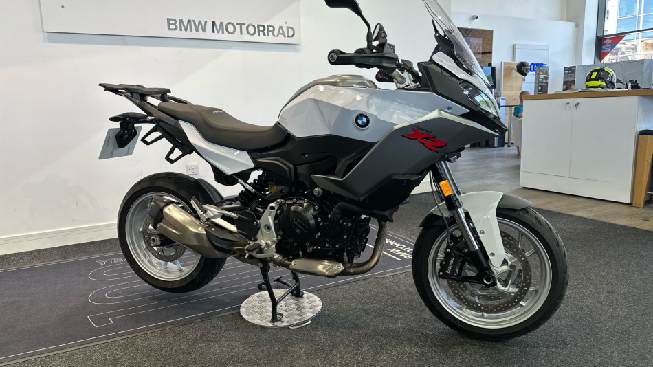 BMW F900 XR